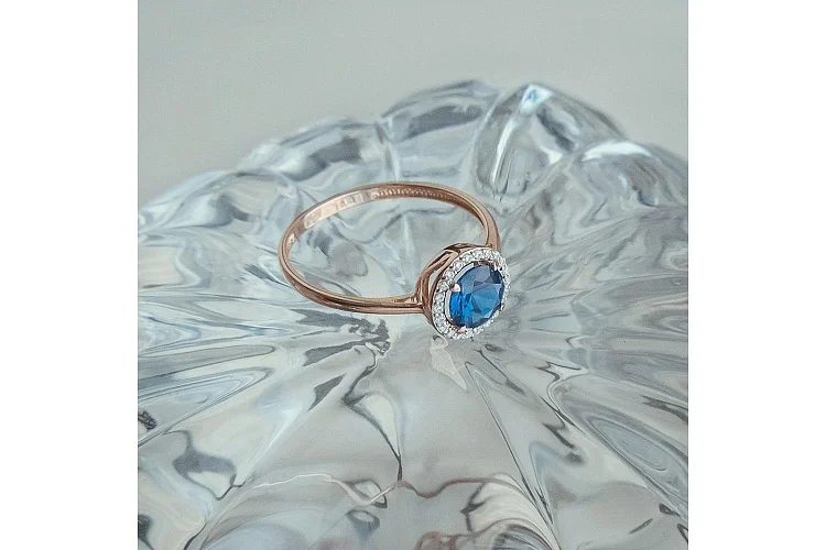 Кольцо из красного золота с 23 фианитами