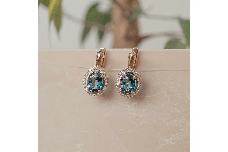 Серьги из красного золота с 2 топазами лондон и 52 фианитами