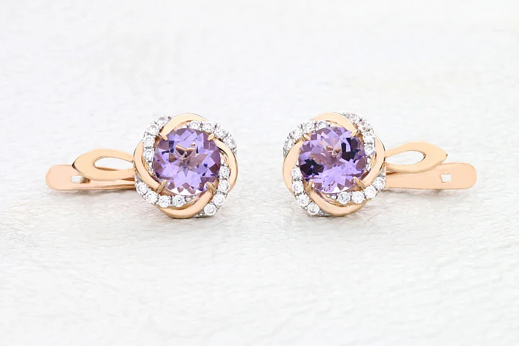 Серьги из красного золота с 2 аметистами и 32 фианитами