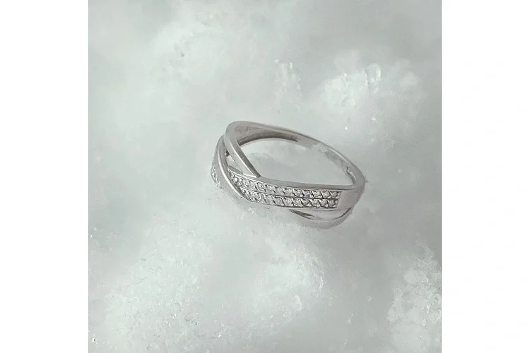 Кольцо из белого золота с 31 бриллиантами