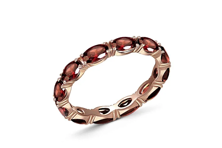 Кольцо Дорожка из красного золота с 13 гранатами