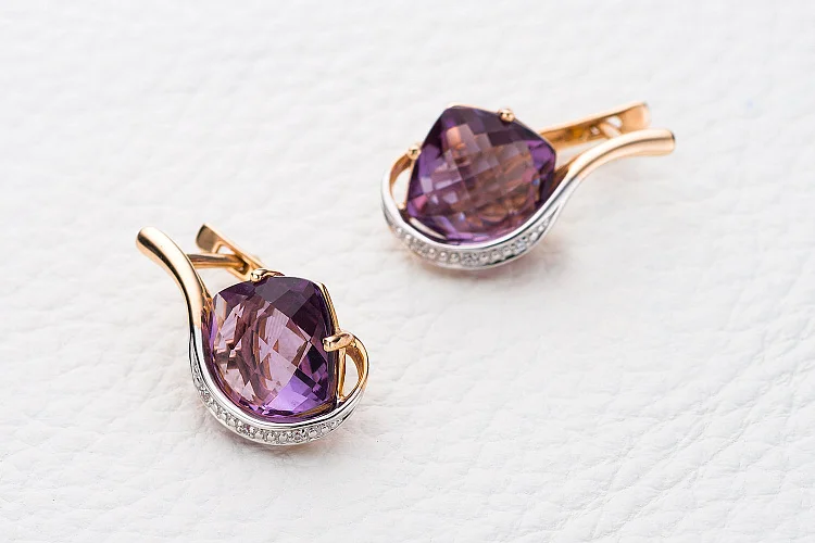 Серьги из красного золота с 2 аметистами и 6 фианитами