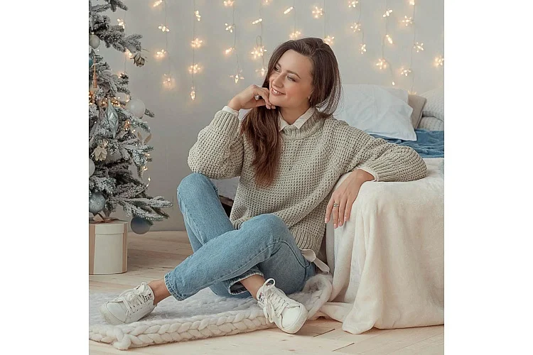 Кольцо из белого золота с топазом лондон и 42 фианитами