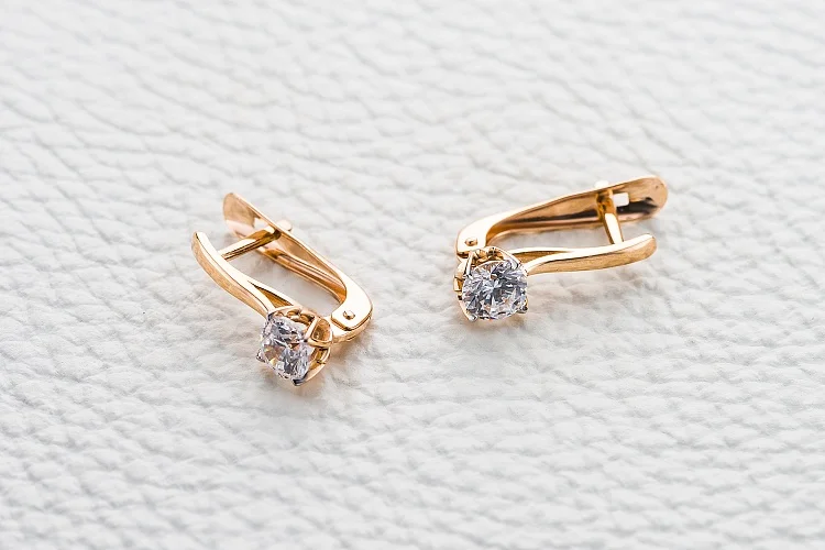 Серьги из красного золота с 2 кристаллами swarovski