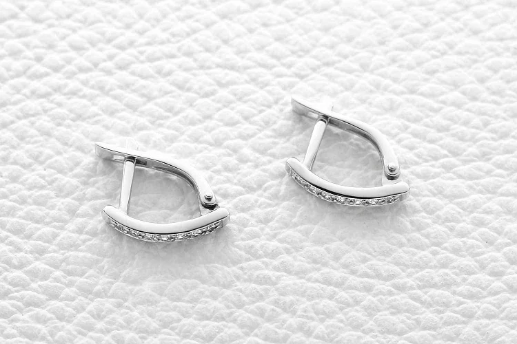 Серьги Дорожки из белого золота с 14 бриллиантами