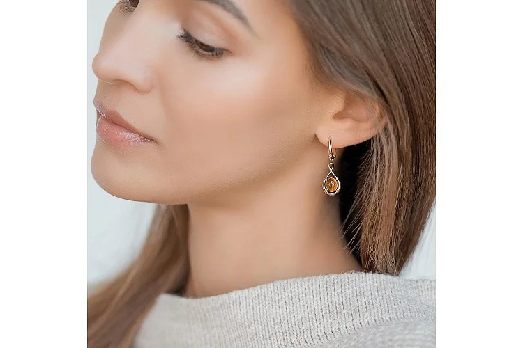 Серьги из красного золота с янтарём