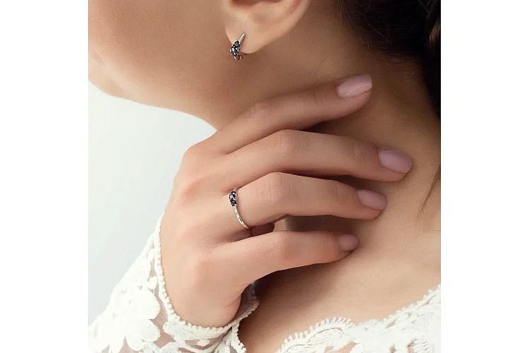 Серьги из белого золота с 6 сапфирами