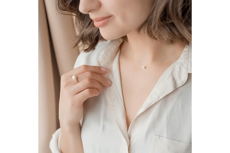 Колье из красного золота с жемчугом