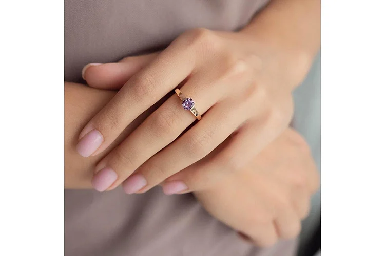 Кольцо из красного золота с аметистом