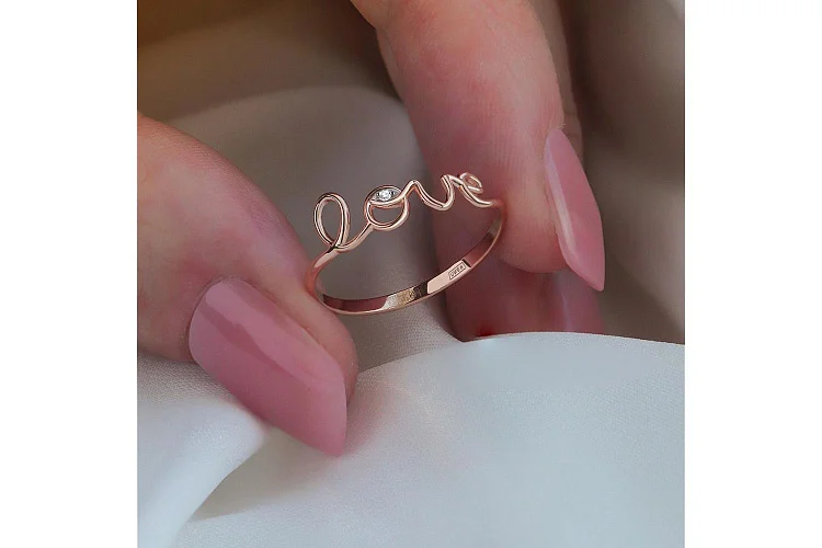 Кольцо из красного золота с фианитом