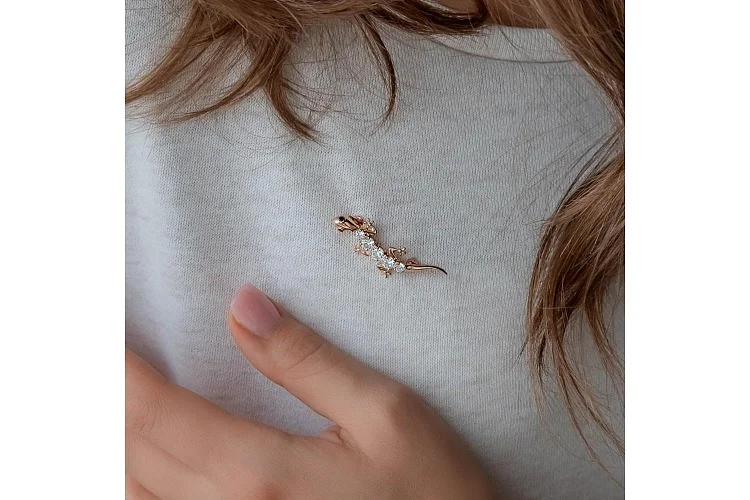 Брошь Ящерица из красного золота с 7 фианитами