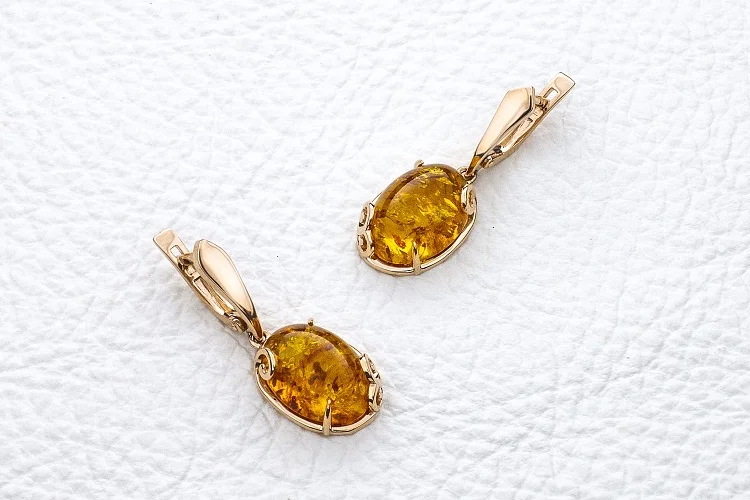 Серьги из красного золота с янтарём