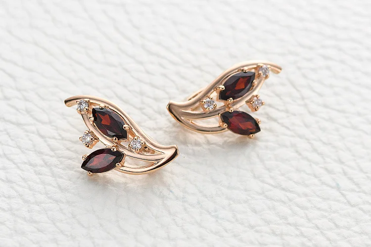 Серьги Цветы из красного золота с 4 гранатами и 6 фианитами