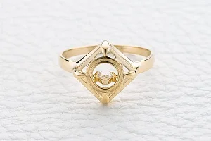 Кольцо из жёлтого золота с фианитом