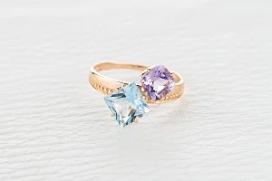 Кольцо из красного золота с топазом sky и аметистом