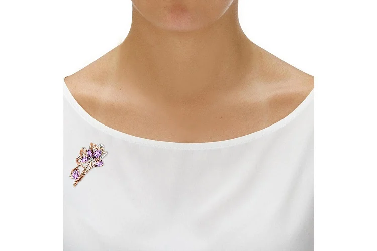 Брошь Цветок из красного золота с 5 аметистами и 13 фианитами