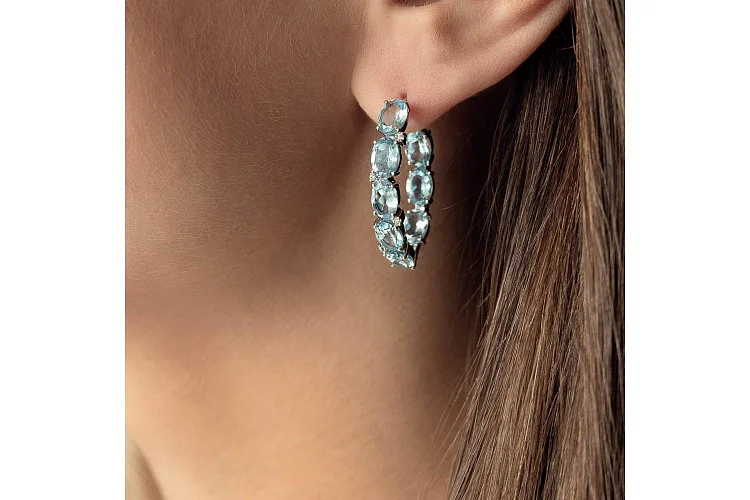 Серьги из белого золота с 16 топазами sky и 8 фианитами