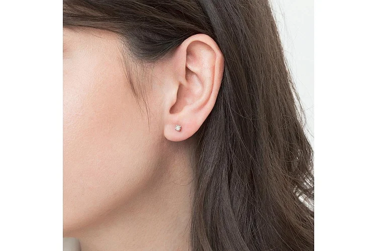 Серьги-пусеты одинарные из красного золота с бриллиантом