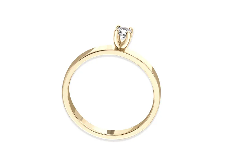 Кольцо из жёлтого золота с муассанитом