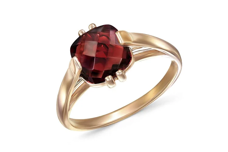 Кольцо из красного золота с гранатом