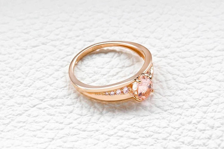 Кольцо из красного золота с ситаллом и 8 фианитами