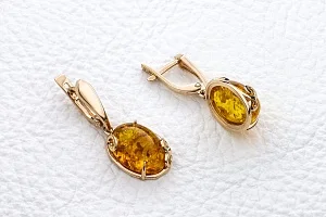 Серьги из красного золота с янтарём