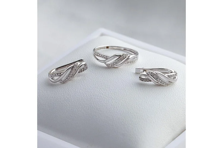 Кольцо дорожка из белого золота с 24 бриллиантами