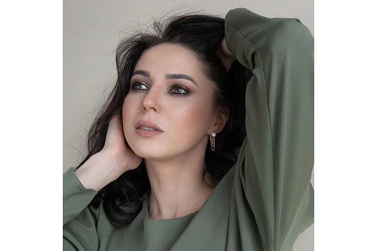 Серьги-пусеты из красного золота с 2 жемчужинами