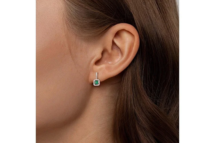 Серьги из красного золота с 2 изумрудами и 40 бриллиантами