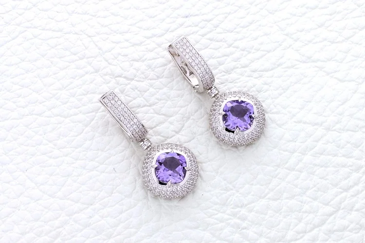 Серьги из белого золота с 2 аметистами и 278 фианитами
