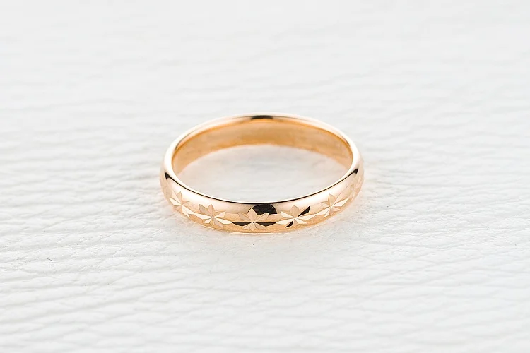 Обручальное кольцо из красного золота без вставок