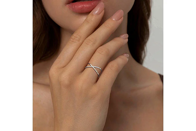 Кольцо из белого золота с 15 бриллиантами