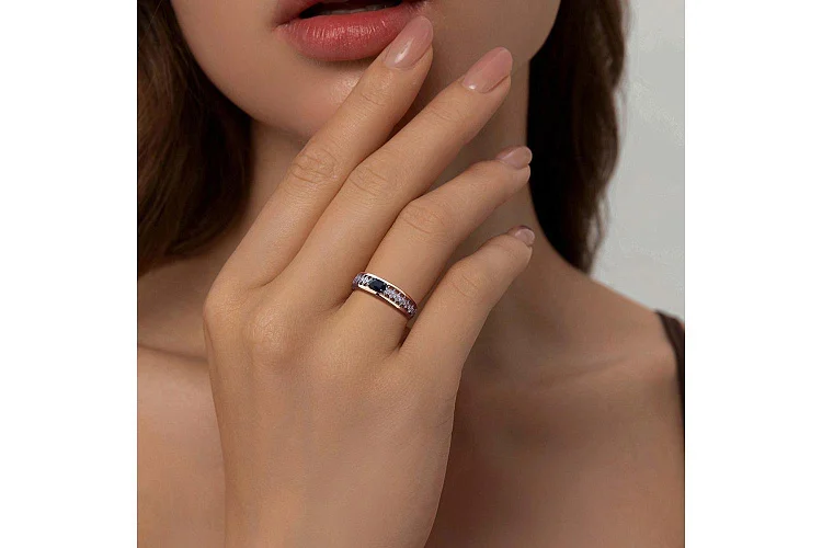 Кольцо из красного золота с сапфиром и 36 бриллиантами