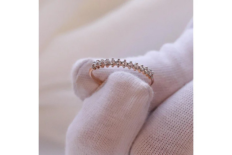 Кольцо Дорожка из красного золота с 13 фианитами