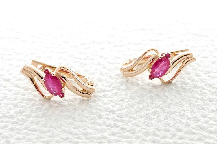 Серьги из красного золота с 6 рубинами