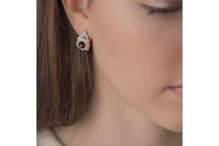 Серьги из красного золота с 2 раухтопазами и 56 фианитами