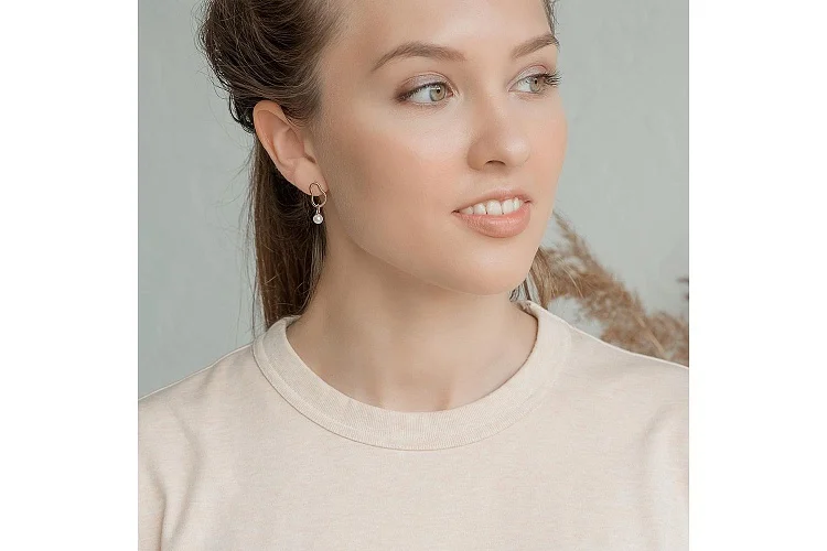 Серьги-пусеты из красного золота с жемчугом