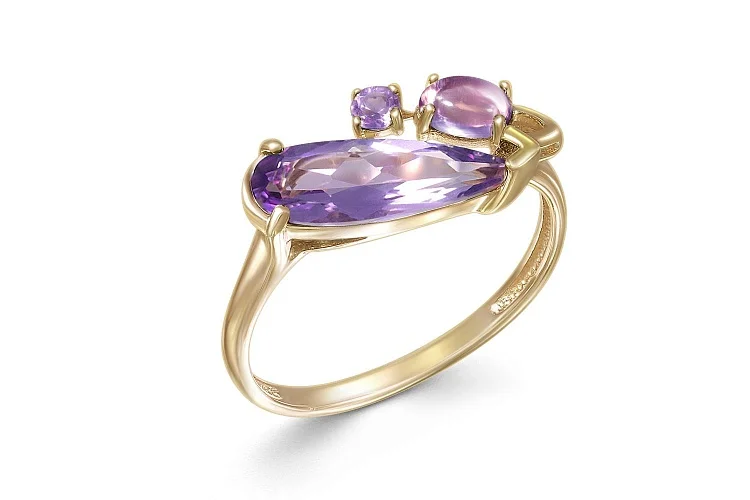 Кольцо из жёлтого золота с 3 аметистами