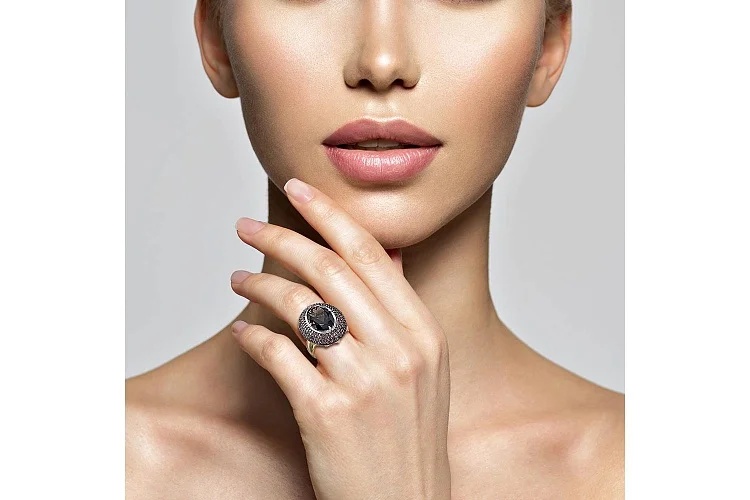 Кольцо из жёлтого золота с раухтопазом и 184 фианитами