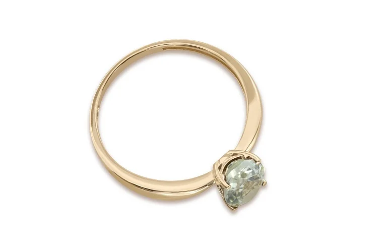 Кольцо из жёлтого золота с аметистом