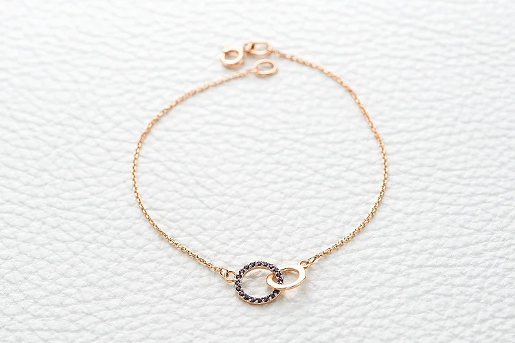 Браслет Круг из красного золота с 20 гранатами