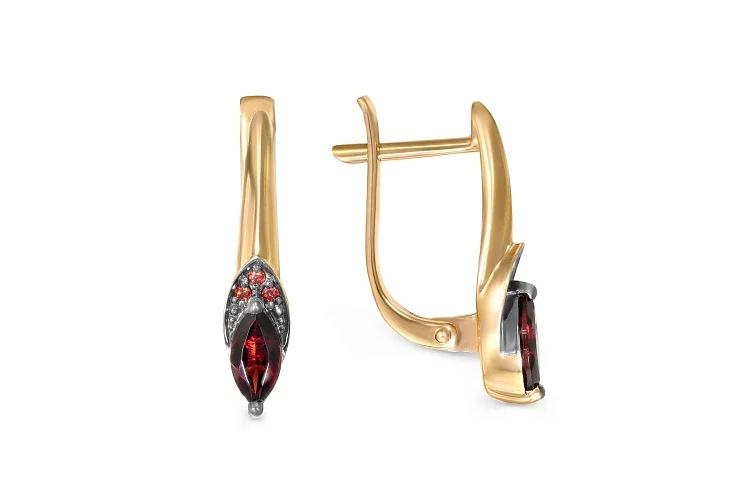 Серьги из жёлтого золота с 2 гранатами и 6 фианитами