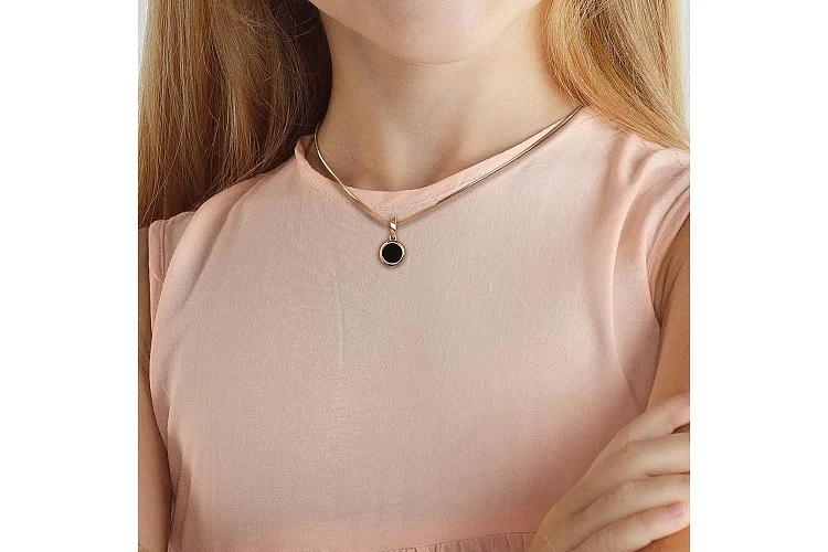 Подвеска из красного золота с ониксом