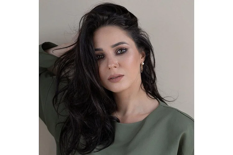 Серьги-пусеты из красного золота с 2 жемчужинами