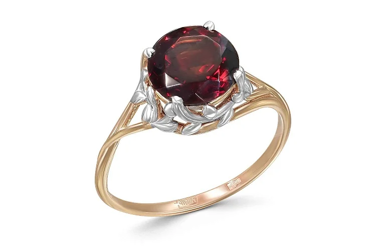 Кольцо из красного золота с гранатом