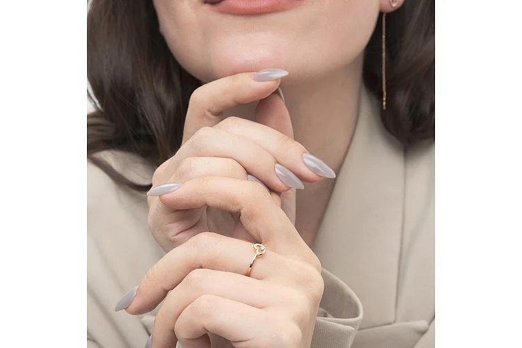 Кольцо Сердце из красного золота с фианитом