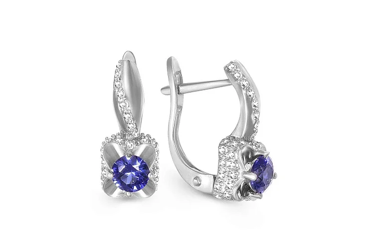 Серьги из белого золота с 2 корундами и 86 бриллиантами