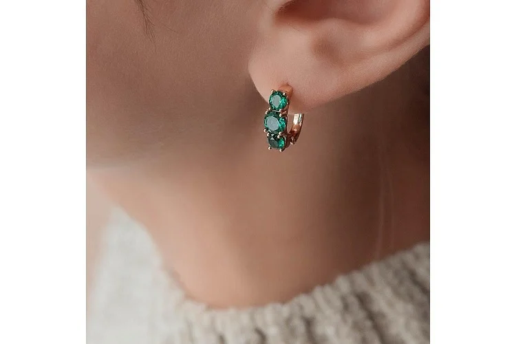 Серьги из красного золота с 6 изумрудами