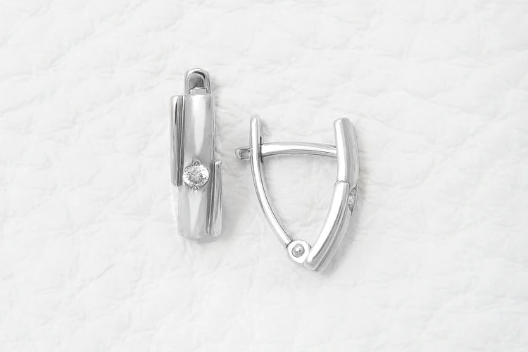 Серьги из белого золота с 2 бриллиантами