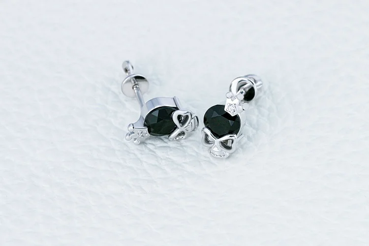 Детские серьги-пусеты Короны из белого золота с 2 агатами и 2 фианитами